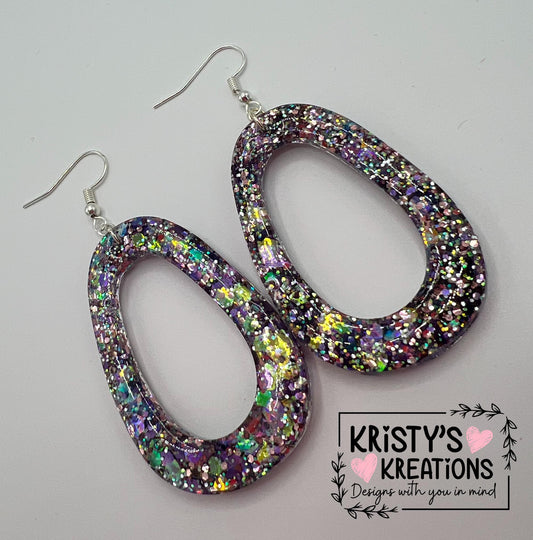 Smitten Hollow Oval Earrings